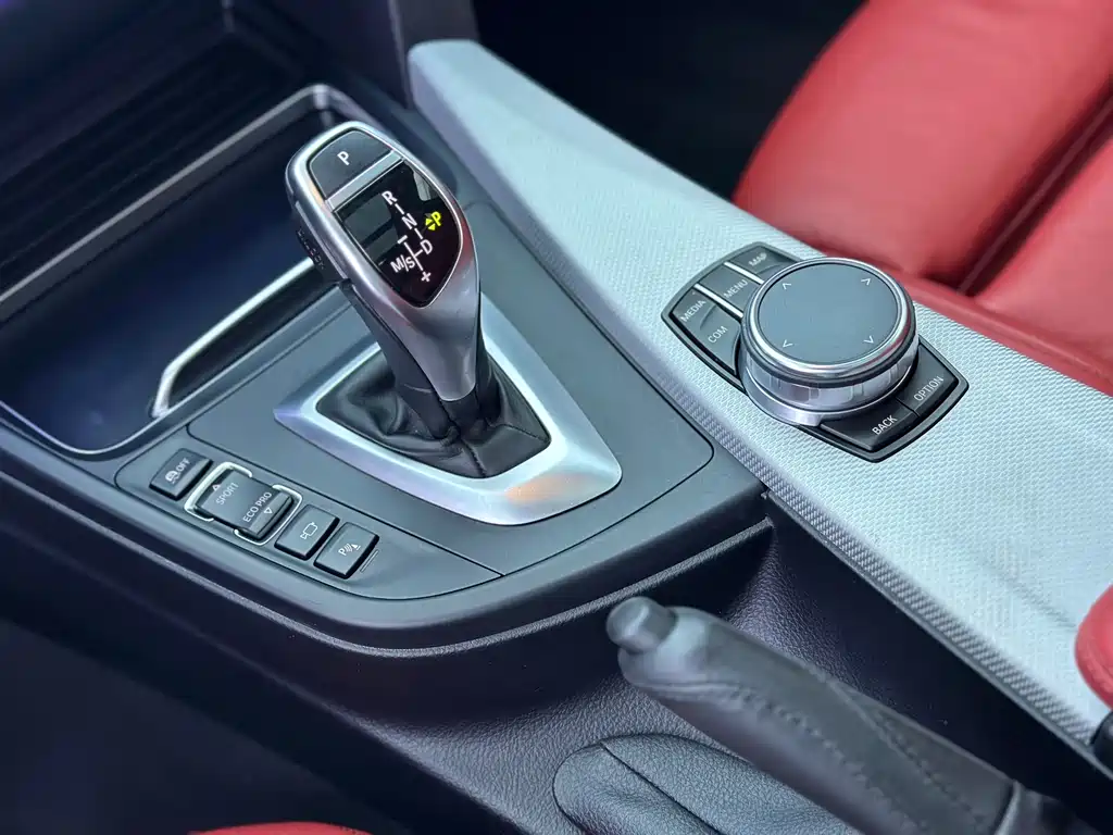 BMW 3 Series GT 2018 — фото 10