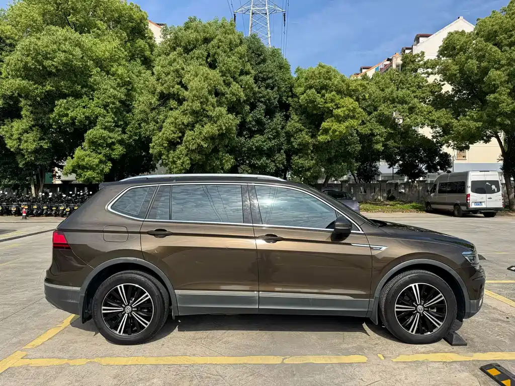 Volkswagen Tiguan L 2018 — фото 4