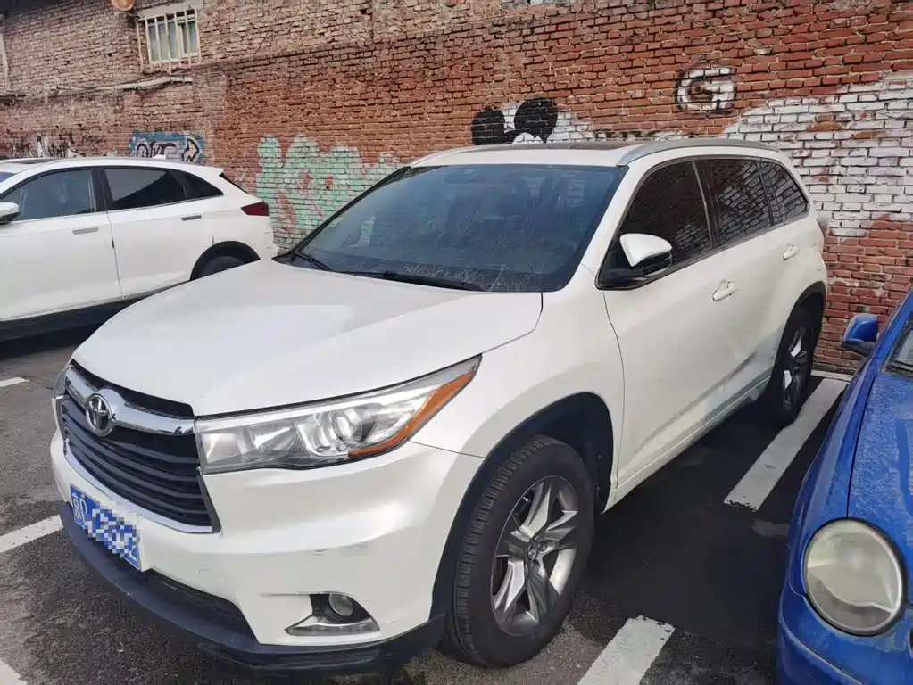 Toyota Highlander 2015 — фото 1