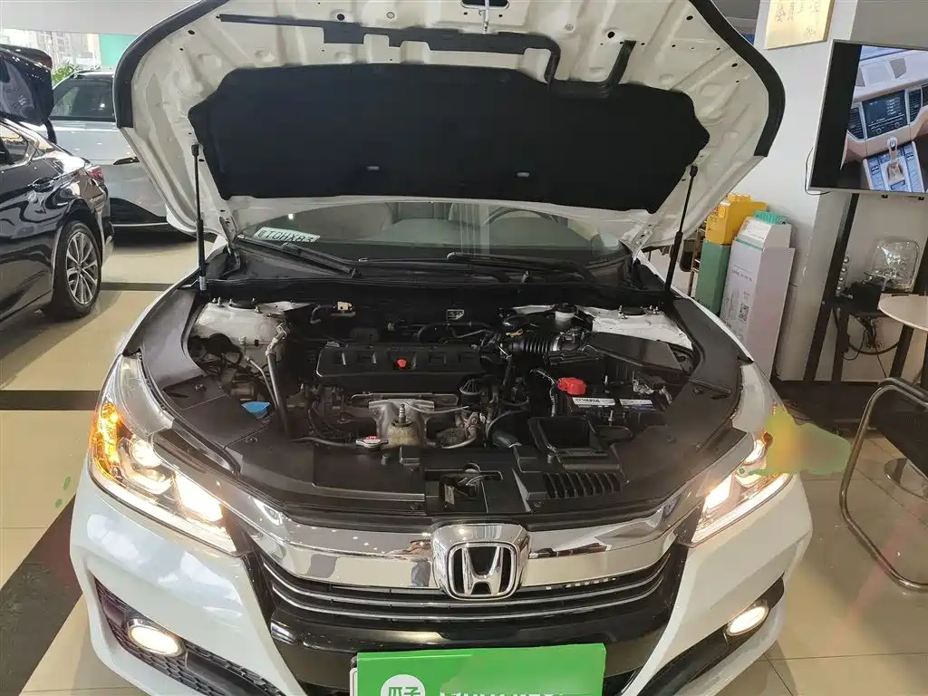 Honda Accord 2016 — фото 16