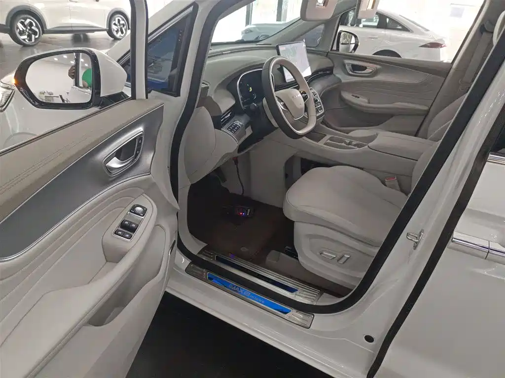 Roewe iMAX8 New Energy 2025 — фото 16