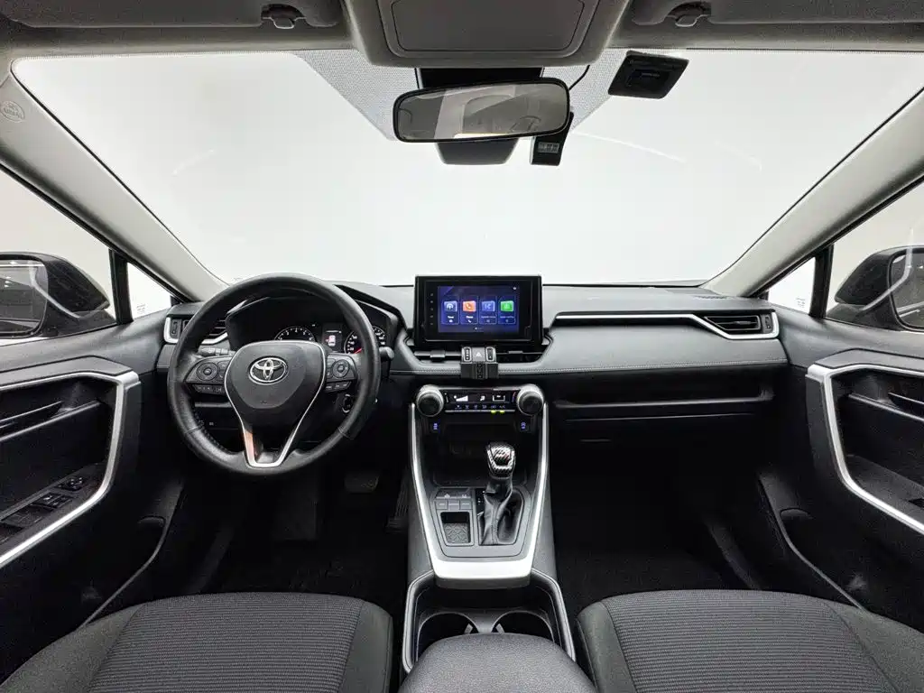 Toyota RAV4 2022 — фото 17