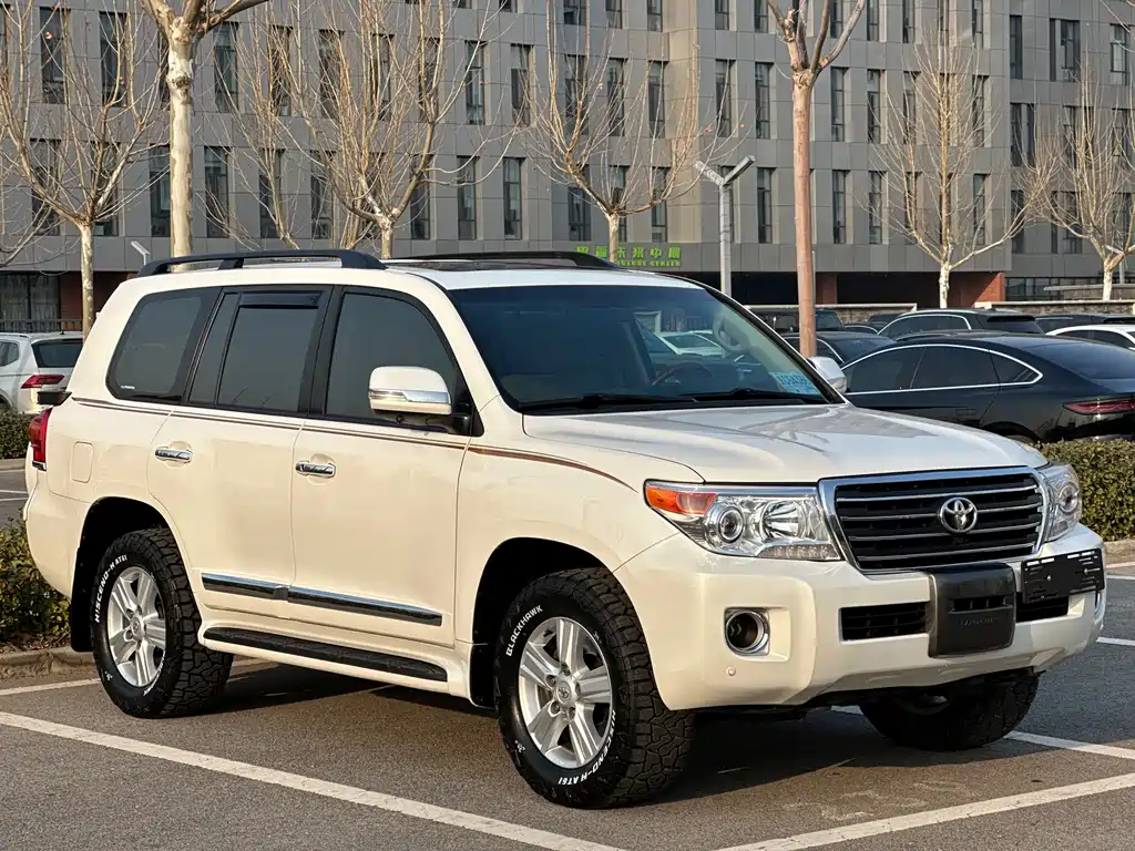 Toyota Land Cruiser 2016 — фото 3