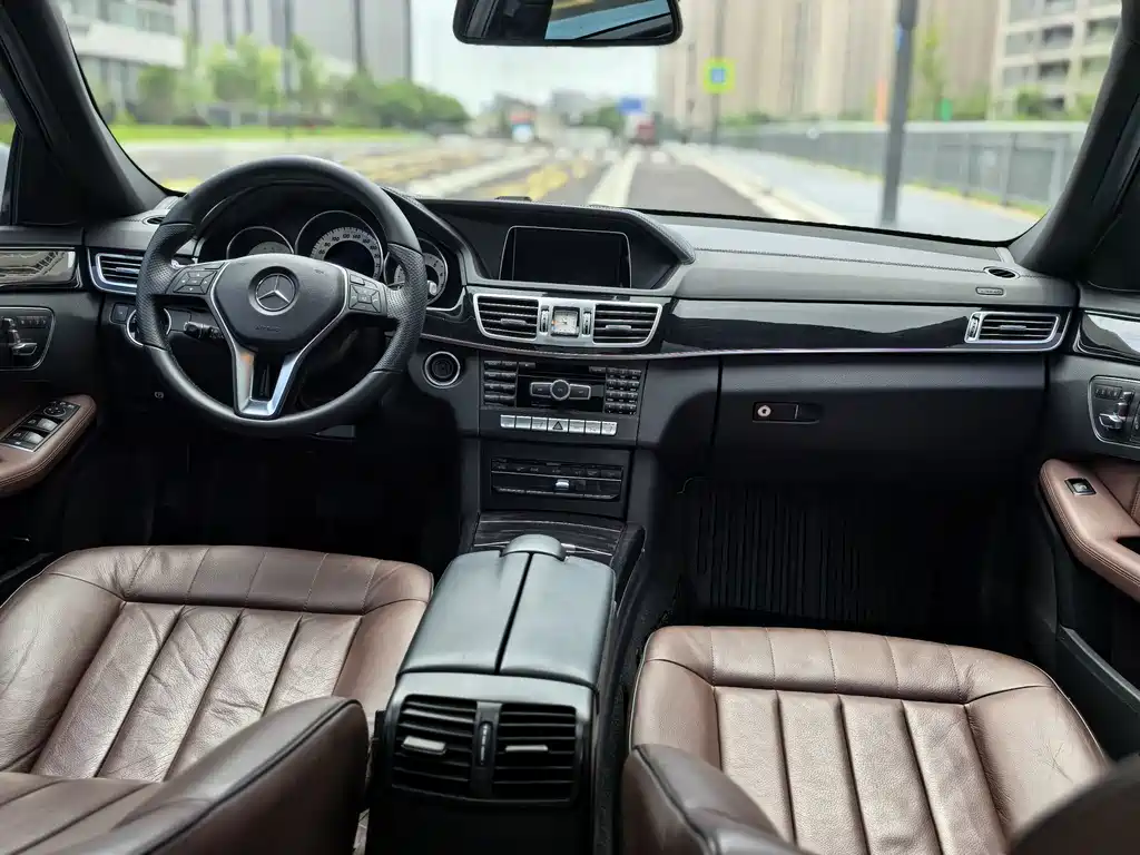 Mercedes-Benz E-Class 2014 — фото 9