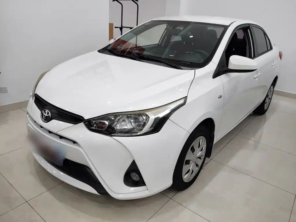Toyota Yaris L 2019 — фото 1