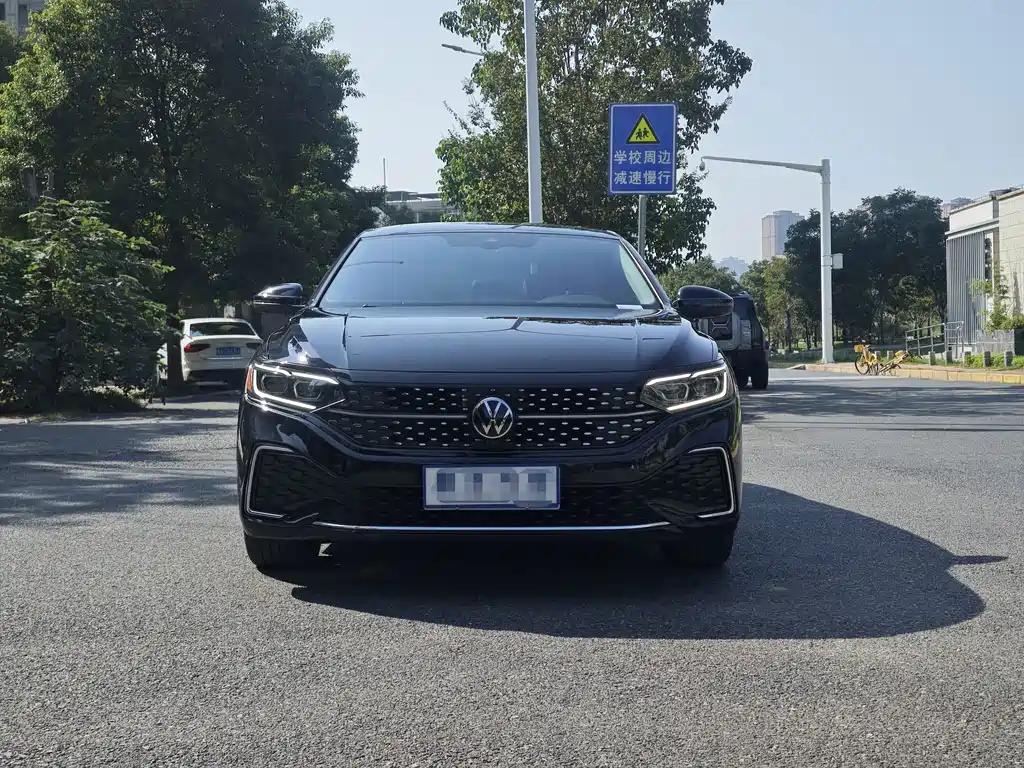 Volkswagen Passat 2023