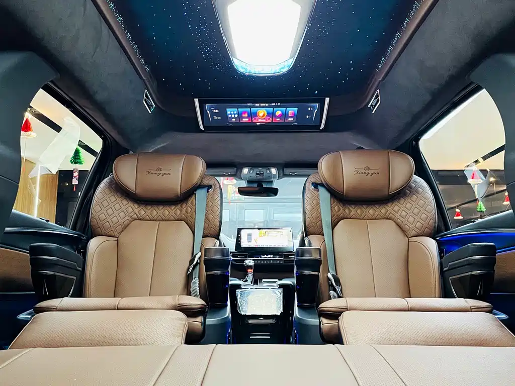 Toyota Sienna — фото 10