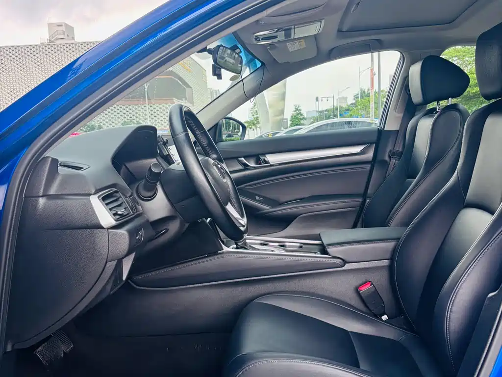 Honda Accord 2019 — фото 12