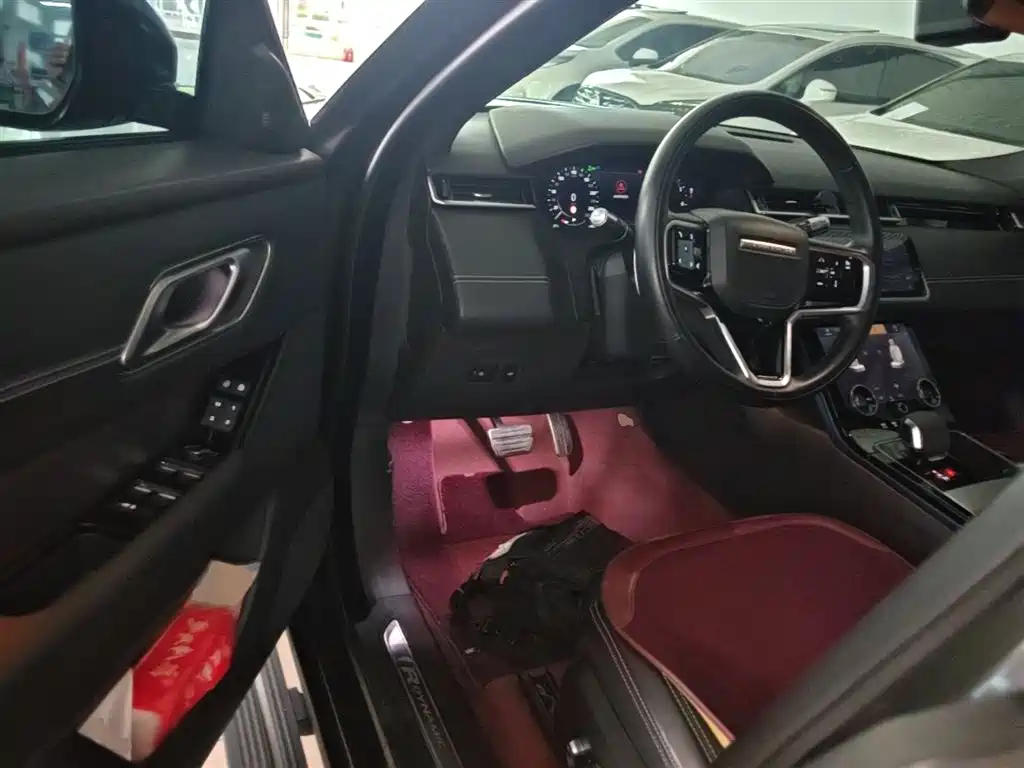 Land Rover Velar 2023 — фото 12