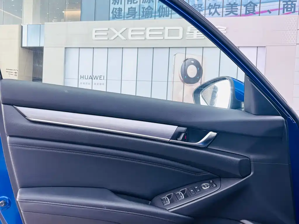 Honda Accord 2019 — фото 11