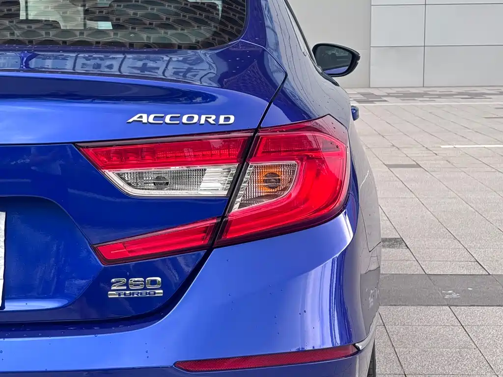 Honda Accord 2019 — фото 10