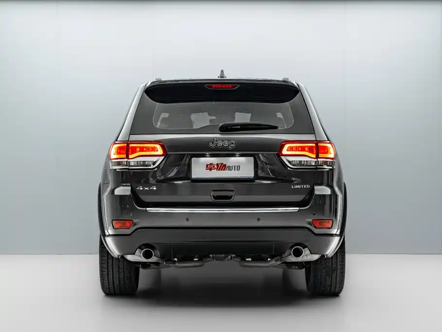 Jeep Grand Cherokee 2023 — фото 6