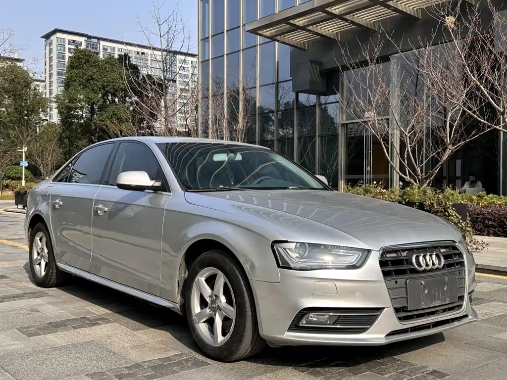 Audi A4L 2013 — фото 3