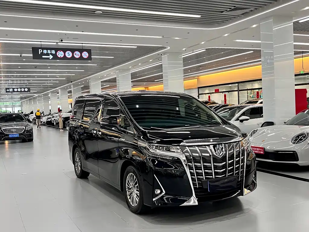 Toyota Alphard 2023 — фото 3