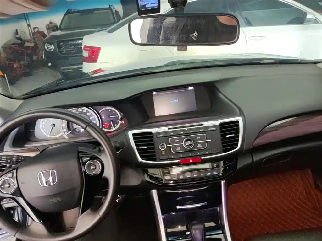 Honda Accord 2016 — фото 10