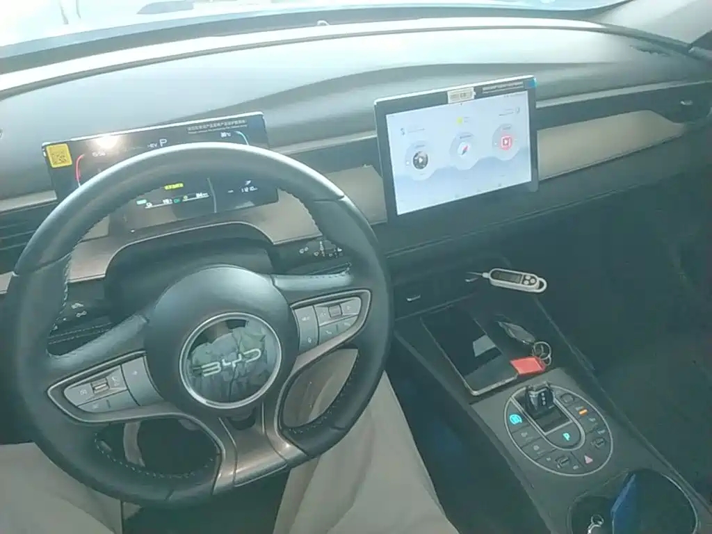 BYD Seal 05 DM-i 2025 — фото 10