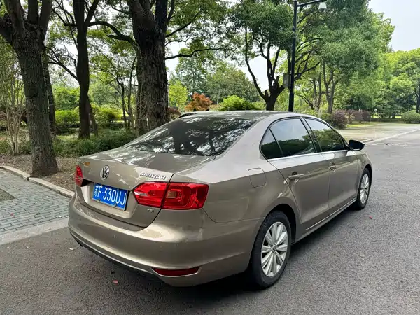 Volkswagen Sagitar 2014