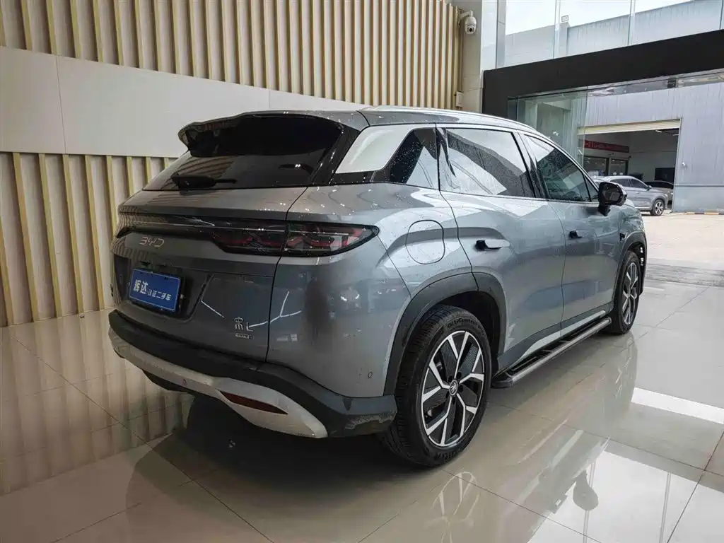 BYD L DM-i 2025 — фото 8