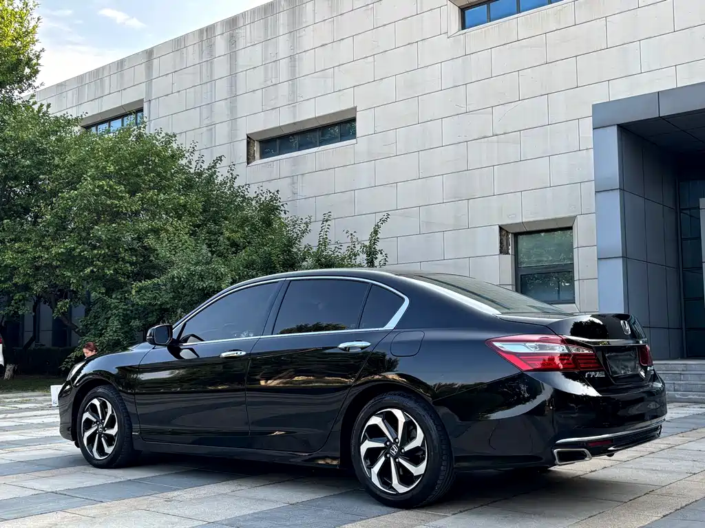 Honda Accord 2017 — фото 5