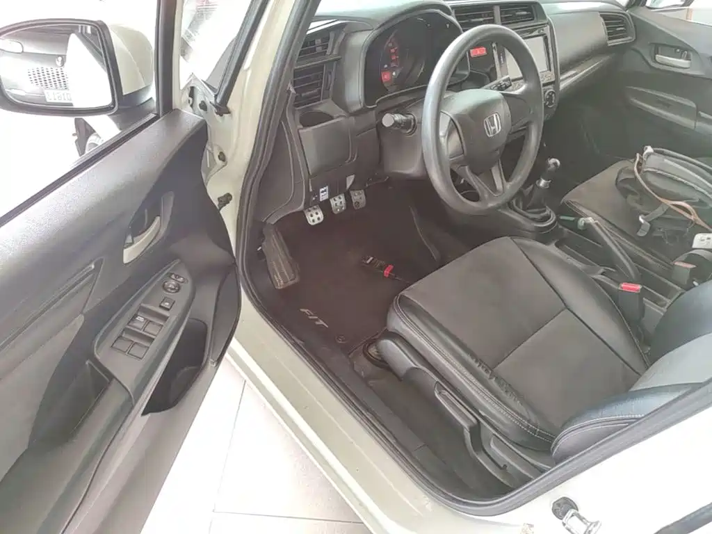 Honda Fit 2017 — фото 16