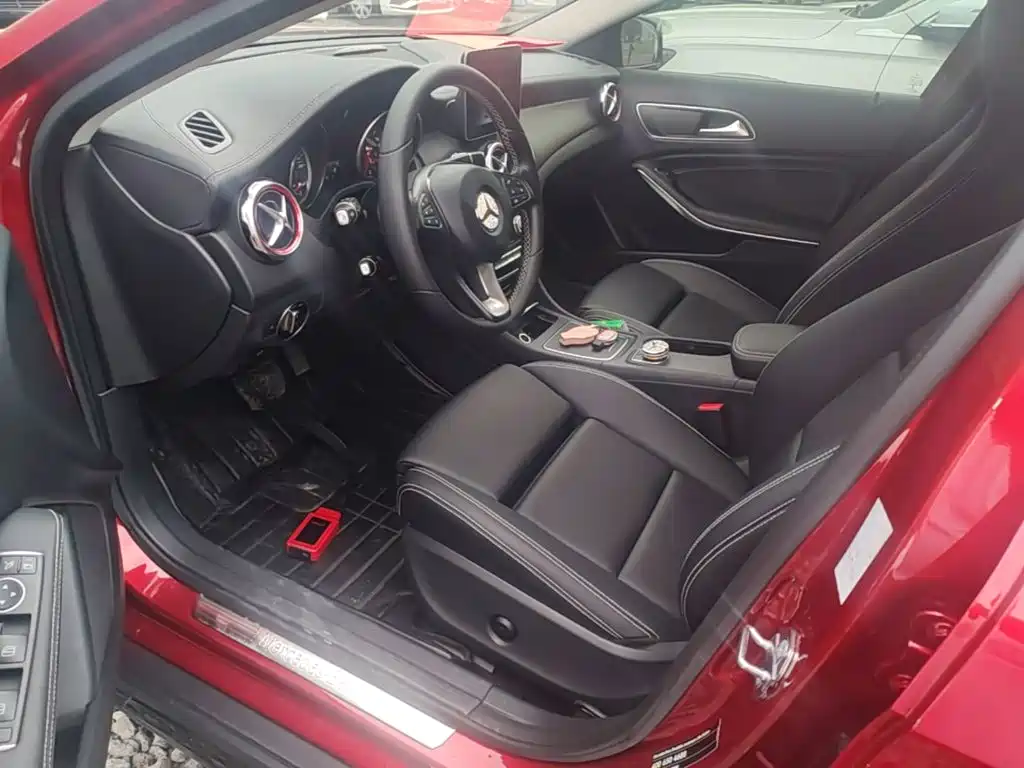 Mercedes-Benz GLA 2018 — фото 15