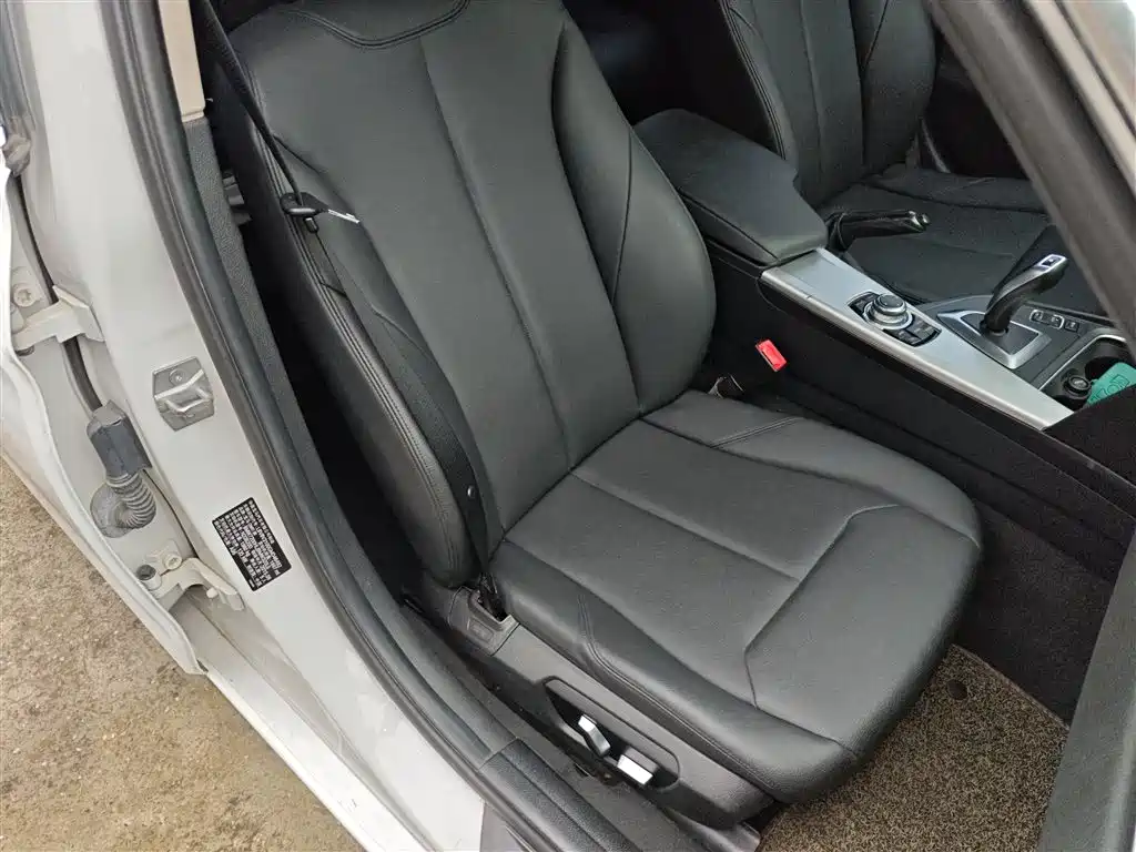 BMW 3 Series 2015 — фото 24