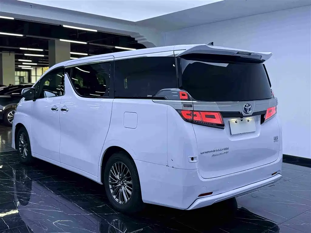Toyota Vellfire 2021 — фото 24