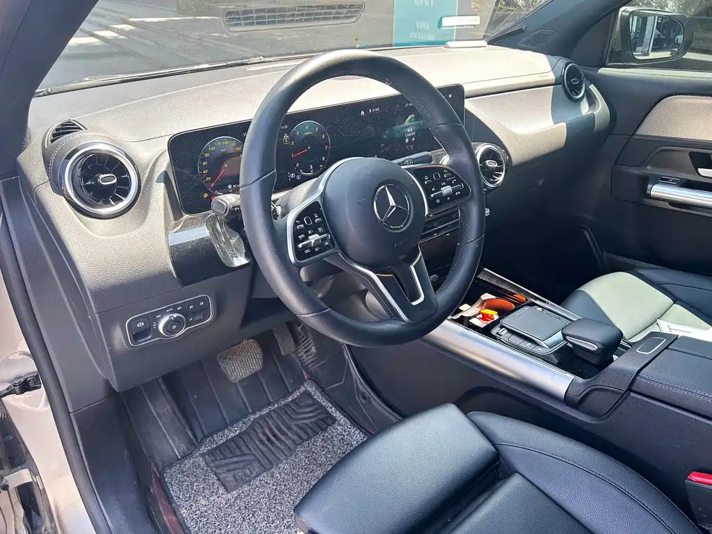 Mercedes-Benz GLA 2023