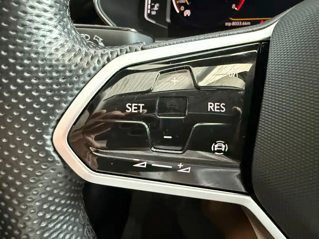 Volkswagen Passat 2023 — фото 13
