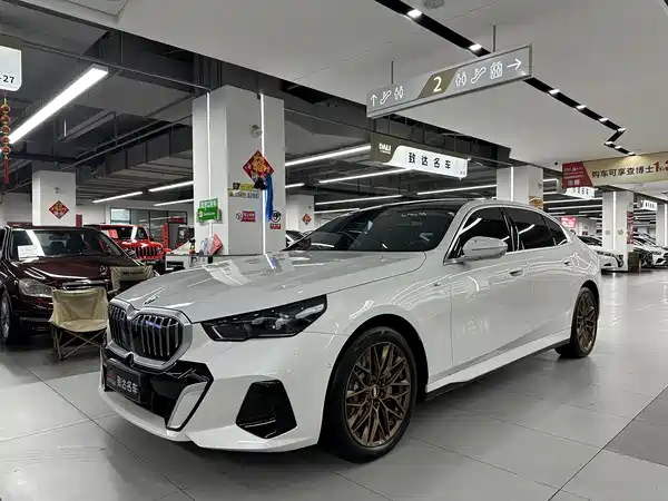 BMW 5 Series 2025