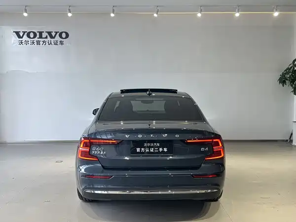 Volvo S60 2024
