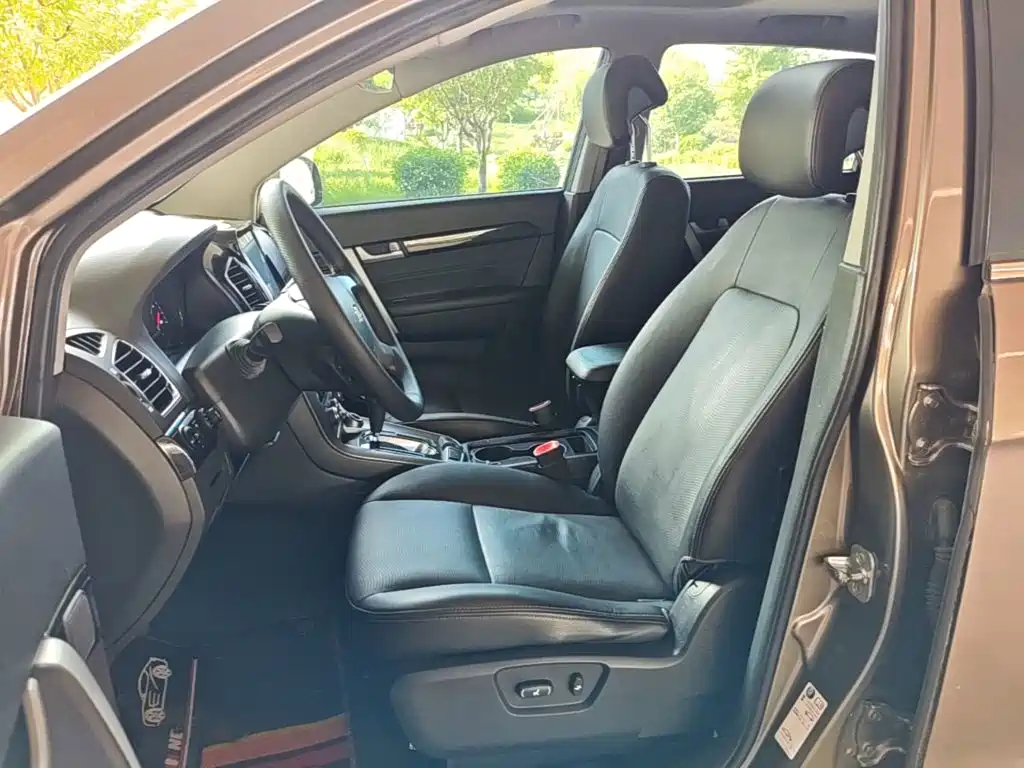 Chevrolet Captiva 2016 — фото 15