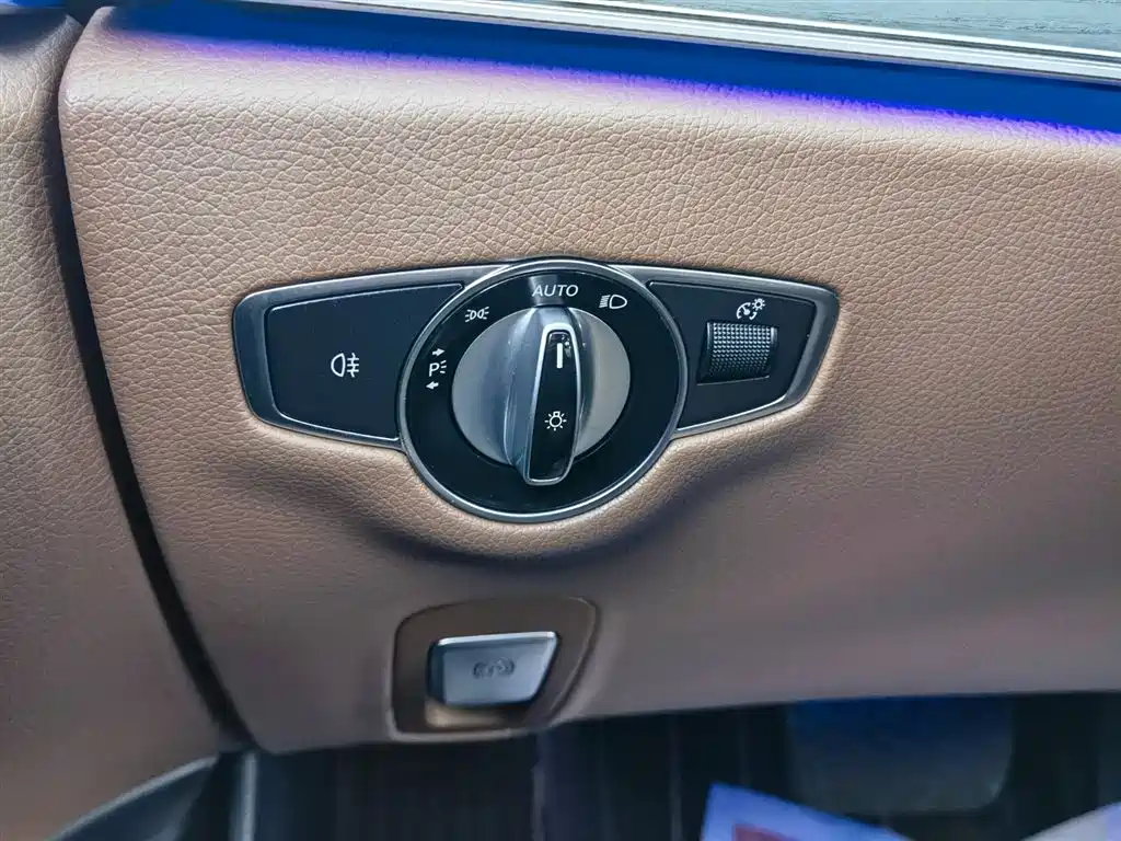 Mercedes-Benz E-Class 2021 — фото 32