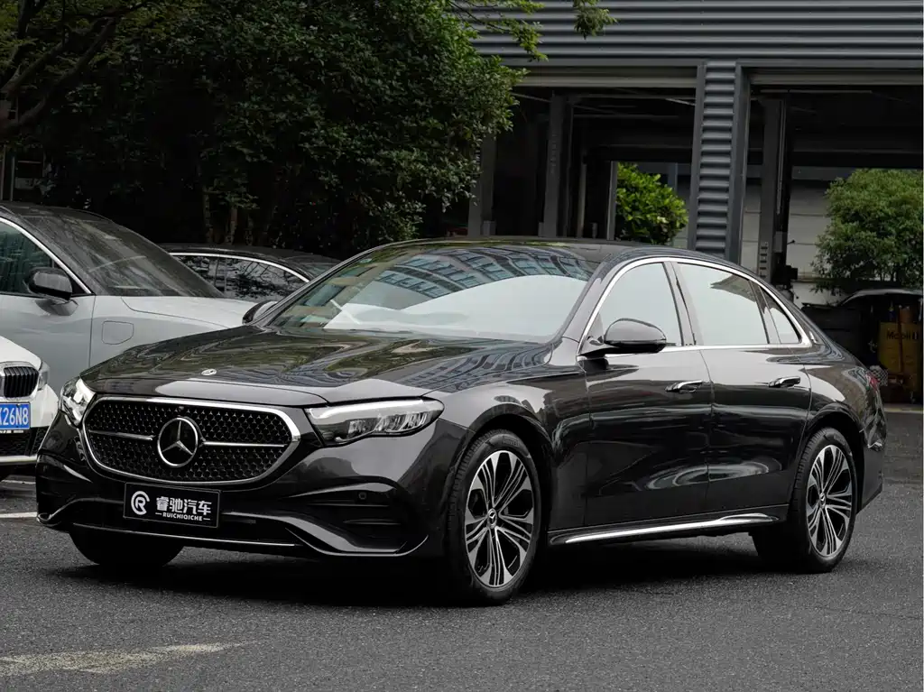Mercedes-Benz E-Class 2024