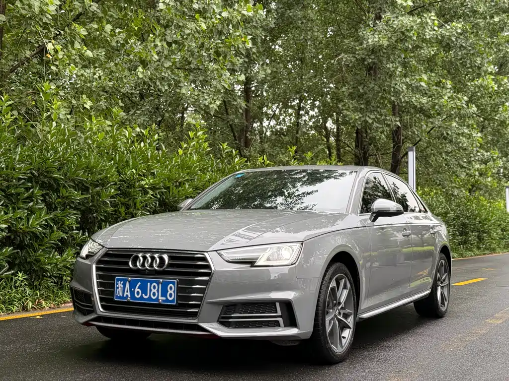 Audi A4L 2019 — фото 1