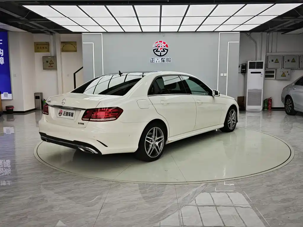 Mercedes-Benz E-Class 2014 — фото 15