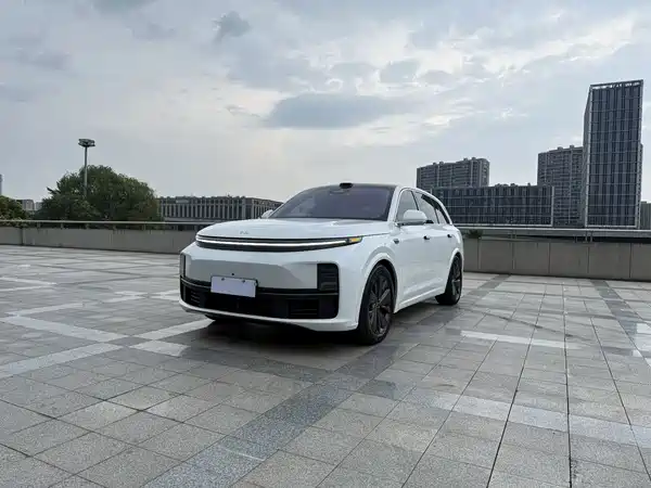 Li Auto L7 2025