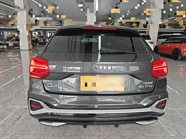 Audi Q2L 2021