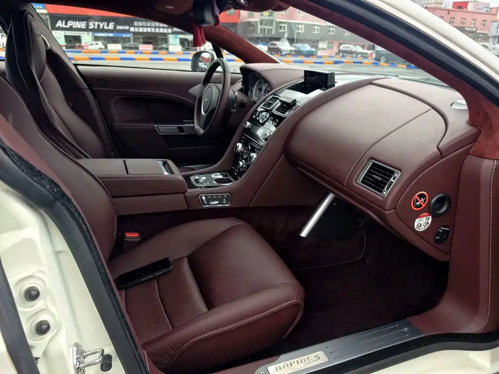 Aston Martin Rapide 2014 — фото 11
