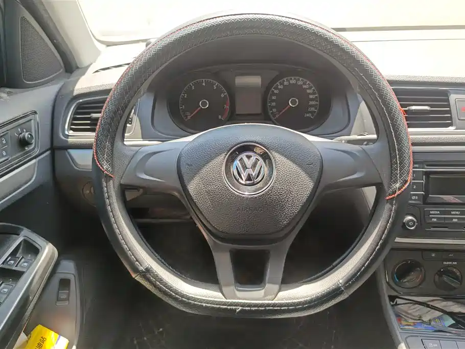 Volkswagen Lavida 2015 — фото 15