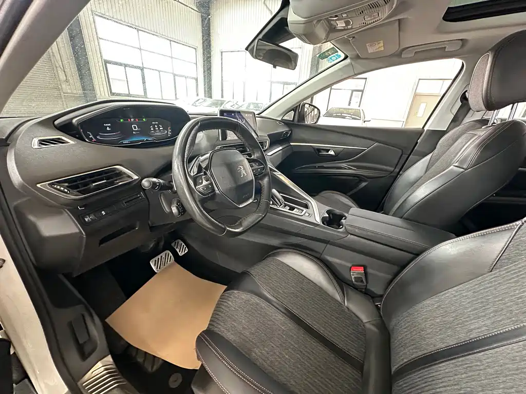 Peugeot 5008 2017 — фото 12