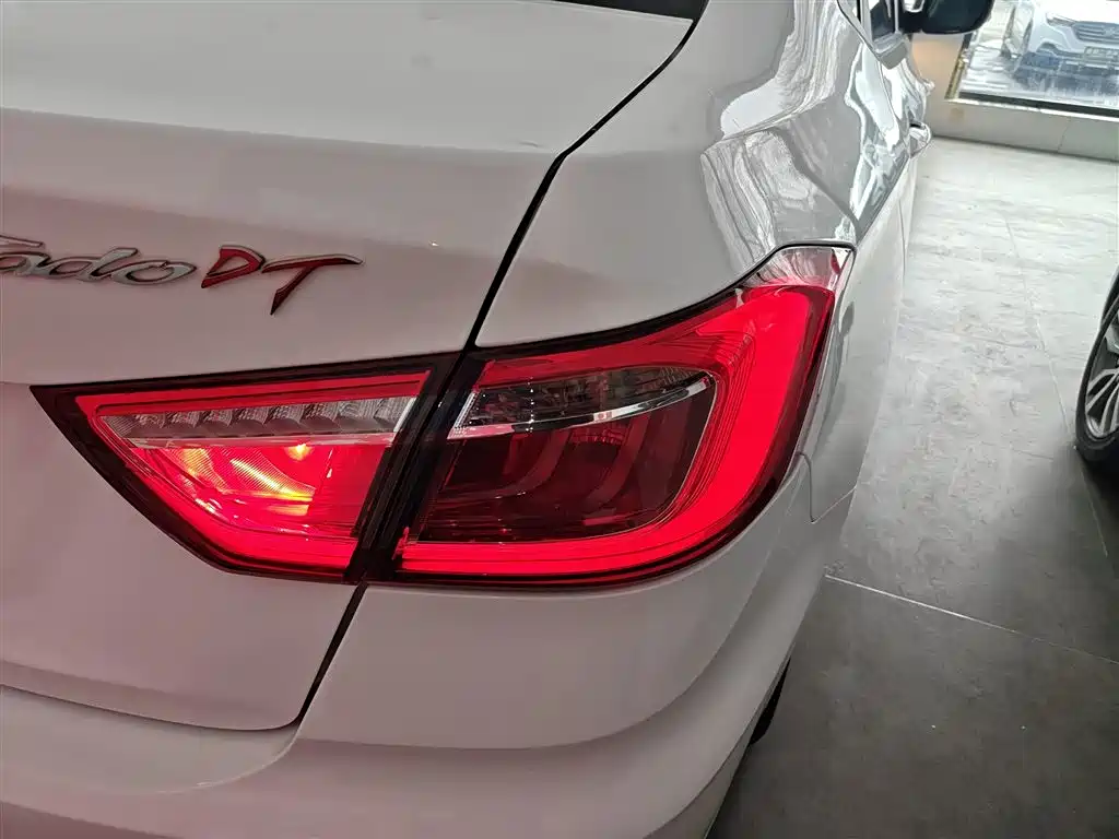Changan Eado DT 2020 — фото 8