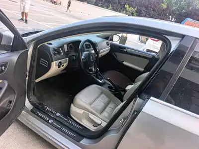 Volkswagen Sagitar 2012