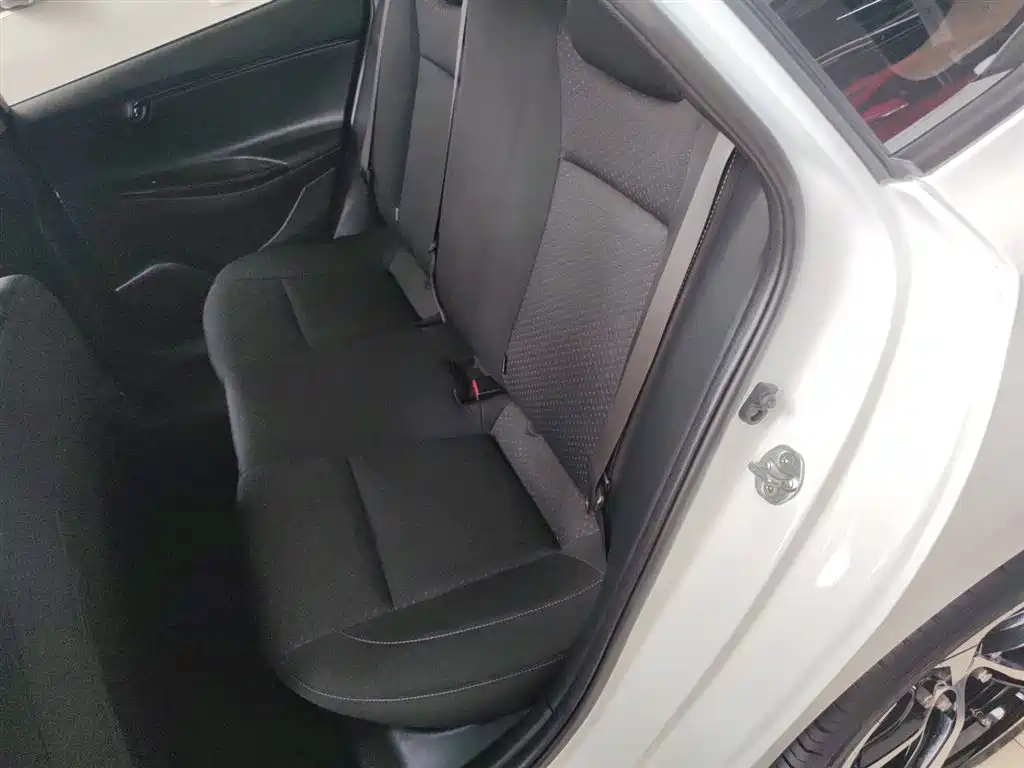 Hyundai Elantra 2020 — фото 17