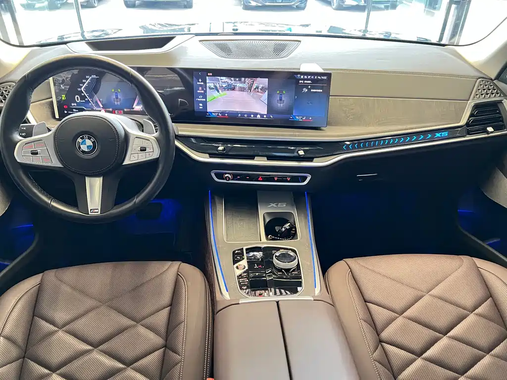 BMW X5 2025 — фото 10