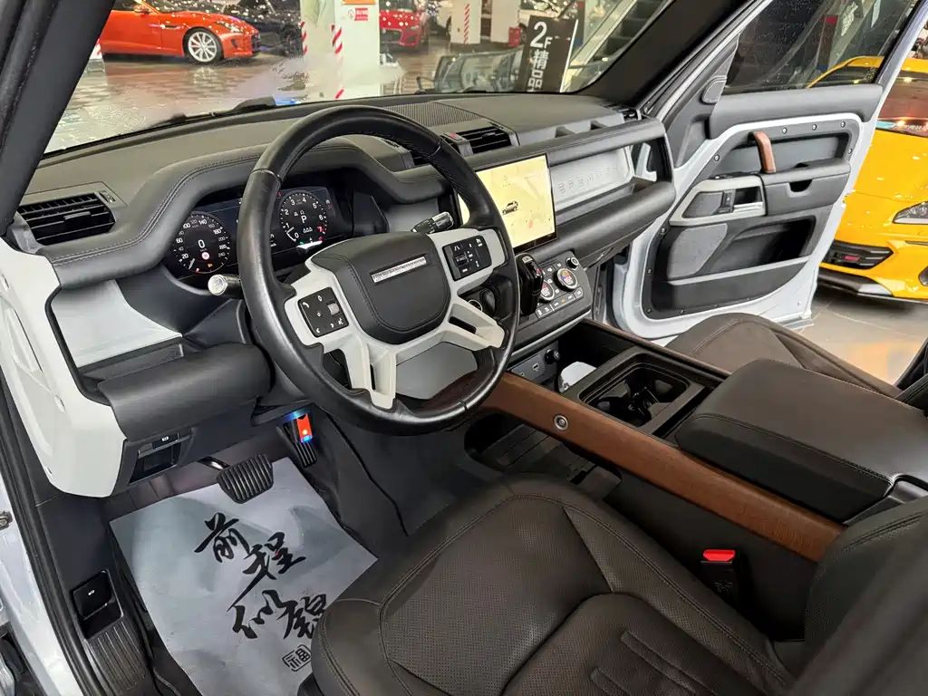 Land Rover Defender 2022 — фото 11