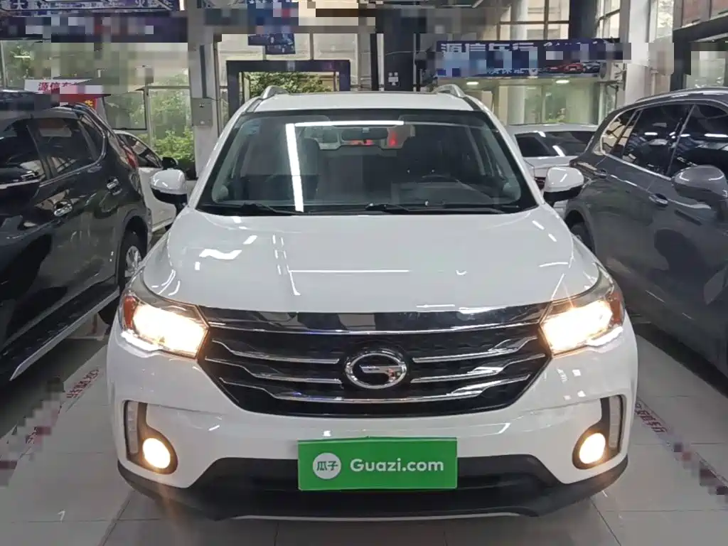 GAC Trumpchi GS4 2017 — фото 3