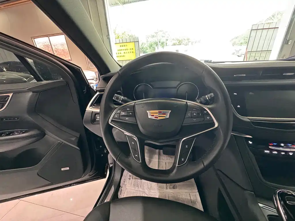Cadillac XT5 2022 — фото 28