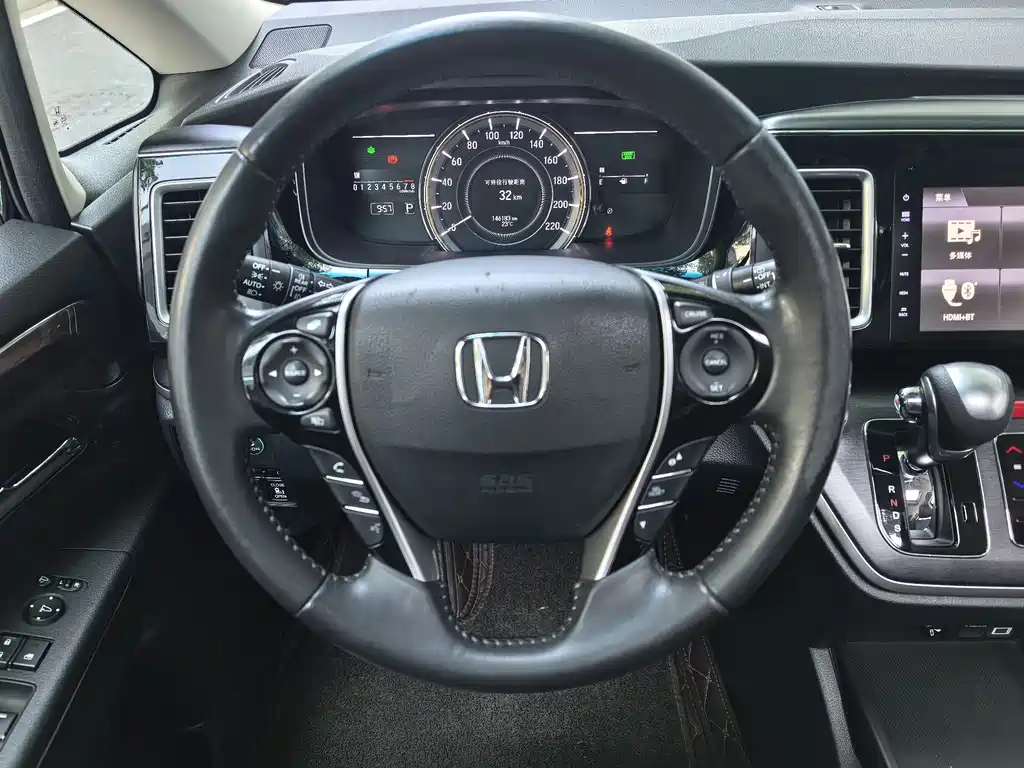 Honda Elysion 2017 — фото 15