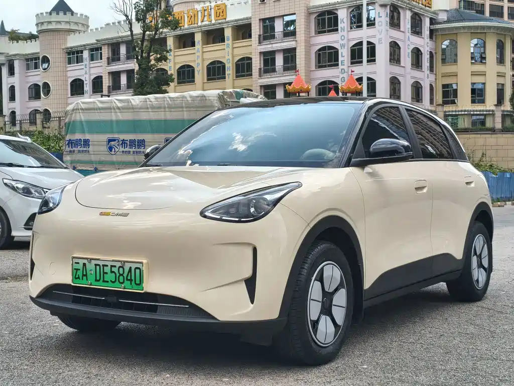 Geely Galaxy Starwish 2025 — фото 1